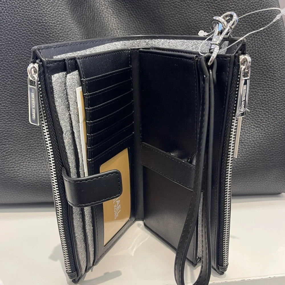 MICHAEL KORS Jet Set Lg Ombré Signature Logo Double Zip Wristlet Wallet 
Black - Picture 11 of 16